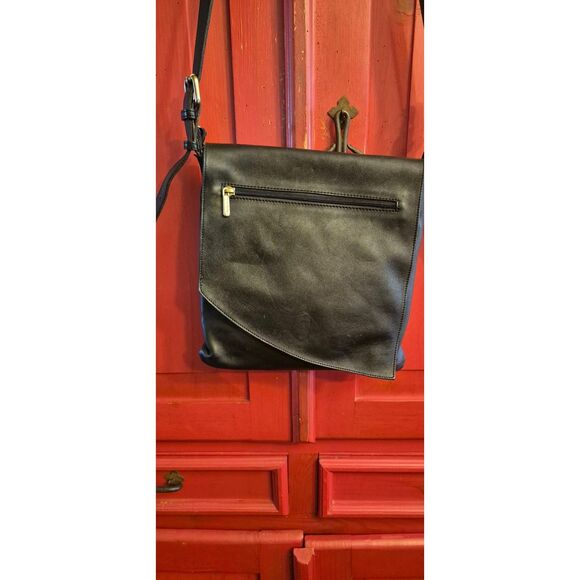 Modi Italian Leather Asymmetrical Flap Black Sturdy Burnished Gold Hardware EUC - Picture 2 of 7